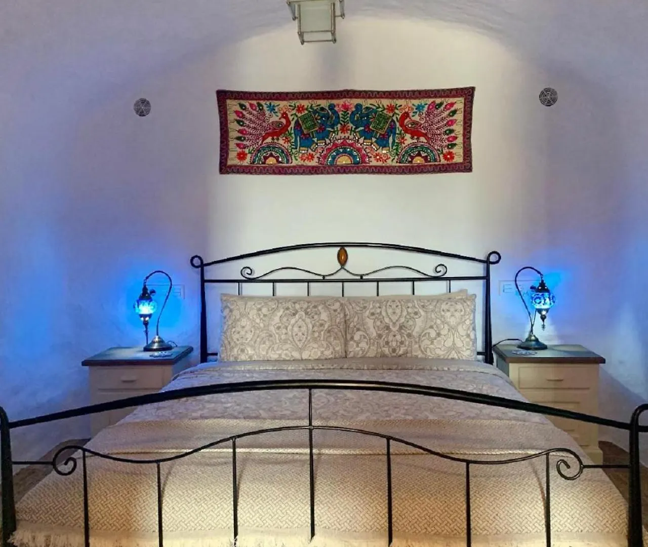 Cueva Romana, Adults Only Cave House Cuevas del Campo Bed & Breakfast